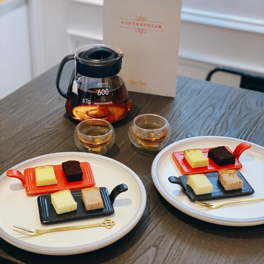 日月潭紅茶的風味甘醇,淡淡的蜜香增添了茶的層次感,茶香細緻,與同樣高品質的天子舒芙蕾一同享用,讓你擁有有如在高級飯店般的味覺享受。 日月潭紅茶, 天子舒芙蕾, 埔里伴手禮, 南投美食, 埔里甜點