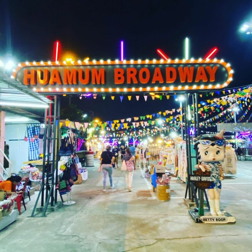 Huamum Night Market