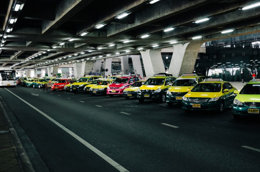南機場夜市 芭達雅交通全攻略|機場、曼谷到巴達雅怎麼去?芭達雅市內交通工具有哪些? 南機場夜市 2022 泰國計程車