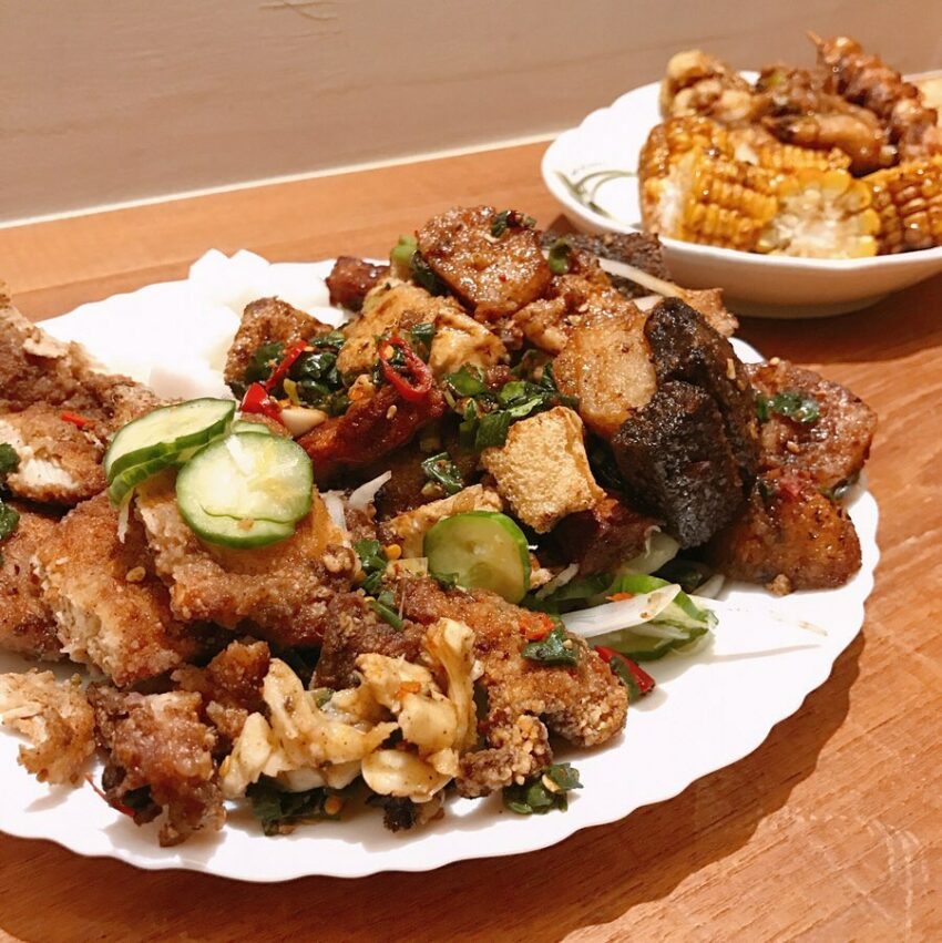日月潭美食|必吃特色小吃,炸過的食材再混上醬汁,同時有著香脆和濕潤的口感,如此富有層次的美味,正是麗鳳(品麗)鹹酥雞人氣爆棚的原因之一。 日月潭美食|必吃特色小吃,炸過的食材再混上醬汁,同時有著香脆和濕潤的口感,如此富有層次的美味,正是麗鳳(品麗)鹹酥雞人氣爆棚的原因之一。