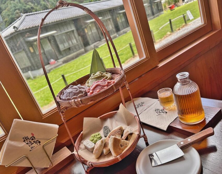 日月潭美食|下午茶咖啡廳,日月潭 湖の怪物 咖啡在日式建築裡,吃著改良版的台式阿嬤點心,再配上一杯咖啡或紅茶,混搭版的下午茶時光值得體驗看看哦! 日月潭美食|下午茶咖啡廳,日月潭 湖の怪物 咖啡在日式建築裡,吃著改良版的台式阿嬤點心,再配上一杯咖啡或紅茶,混搭版的下午茶時光值得體驗看看哦!
