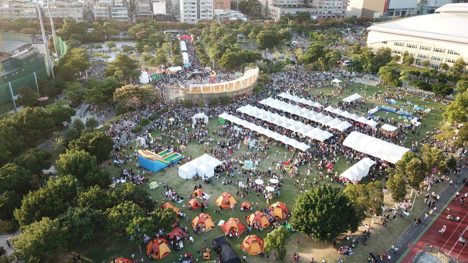 士林景點 士林景點|精選9個台北士林一日遊景點,萬聖節嘉年華會在天母!戶外踏青、室內遛小孩、IG打卡都可以! 士林景點 2023 士林景點,天母搞什麼鬼,天母景點,萬聖節,天母萬聖節