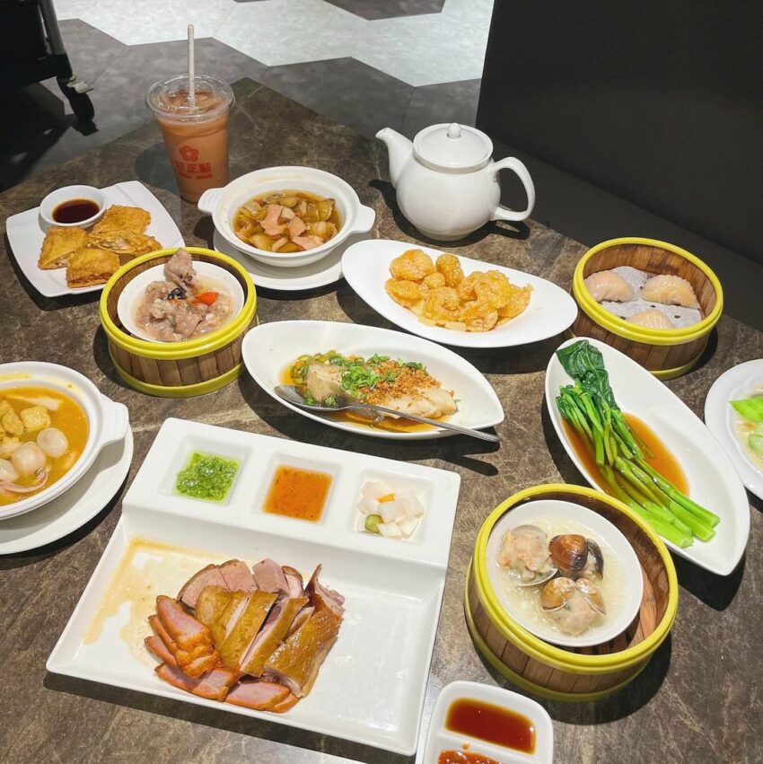 高雄吃到飽,新光三越三多店|好正點港式飲茶,鳳爪滷得熟透,用舌頭便能輕易剔除骨頭;燒味三拼的烤鴨、油雞、燒肉,最能看出廚師的功力,其中又以脆皮烤鴨最有人氣 高雄吃到飽 高雄Buffet