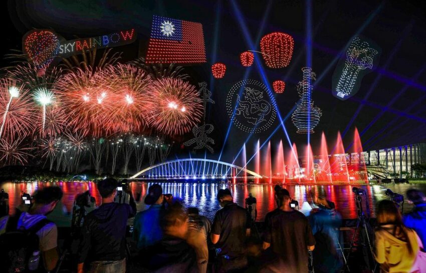 2022國慶煙火 2022國慶煙火【嘉義雙十國慶煙火】施放時間/地點/日期、10大煙火秀觀賞地點推薦!《交通管制、免費接駁車、住宿資訊》一次掌握 2022國慶煙火 2023 2022國慶煙火
