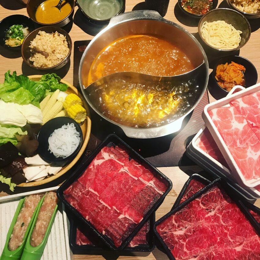高雄吃到飽,涮乃葉 高雄SKM Park店- 捷運草衙站,最後提醒大家,千萬不能錯過店內的野菜豬肉咖哩,這可是涮乃葉隱藏版的人氣王牌呢! 高雄吃到飽 高雄Buffet