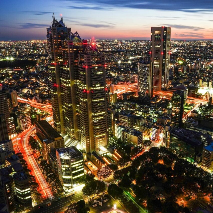 新宿景點 新宿景點|推薦10個新宿必逛景區、百貨逛街、高空夜景、賞花、美食、溫泉一次搞定! 新宿景點 2023 東京都廳展望台