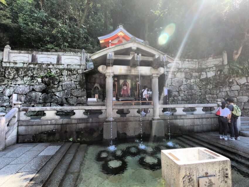 清水寺一日遊,清水寺一日遊,清水寺景點,清水寺景點,京都清水寺一日遊,清水寺交通方式,清水寺交通,清水寺交通,清水寺到伏見稻荷,伏見稻荷到清水寺,京都車站到清水寺,清水寺到京都車站,清水寺由來,清水寺傳說,清水寺祭典,清水寺夜間參拜,清水寺櫻花,清水寺楓葉,清水寺景點推薦,清水寺和服,清水寺介紹,三重塔,地主神社, 清水寺音羽の瀧,清水寺本堂千手觀音,清水舞台,清水寺周邊景點推薦,花見小路,八坂神社,ねねの道-寧寧之道,高台寺,將軍塚青龍殿,石塀小路,八坂塔,庚申堂,二年坂,三年坂,清水寺星巴克,清水寺必買推薦,伴手禮,京都七味唐辛子,MALEBRANCHE濃茶夾心餅乾,清水寺御守,香十,香片香包,清水寺美食推薦,清水寺小吃,藤菜美醬油糰子,Kyo-baum,抹茶年輪蛋糕,清水寺午餐,麵藏人,蕎麥麵,阿古屋茶屋,茶泡飯,清水寺晚餐,京都衹園天婦羅,八坂圓堂,Gion Bansan,清水寺伴手禮,清水寺,清水寺怎麼玩,