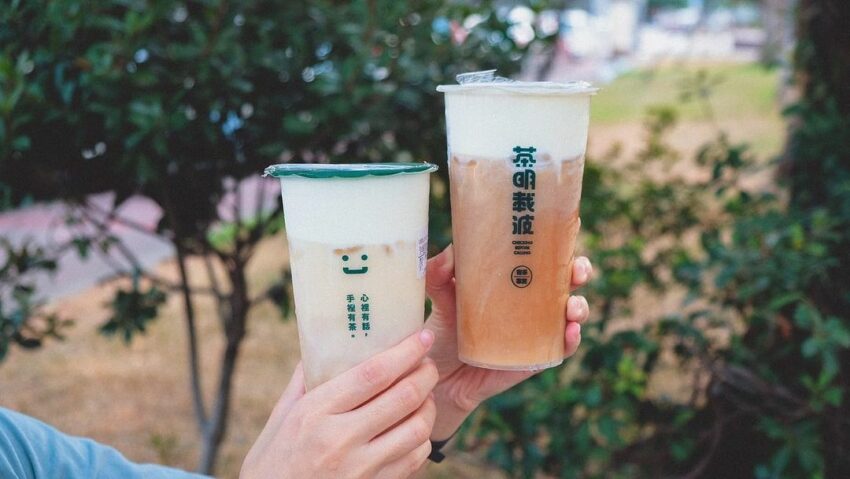 台中飲料,茶明載波,絨韻鍋煮奶茶是店內的招牌,茶香、奶香都很明顯,兩者卻又融合得很好,互不搶鏡,既順口又不平淡,真的是鍋煮奶茶界的優等生啊。 台中飲料,茶明載波,絨韻鍋煮奶茶是店內的招牌,茶香、奶香都很明顯,兩者卻又融合得很好,互不搶鏡,既順口又不平淡,真的是鍋煮奶茶界的優等生啊。