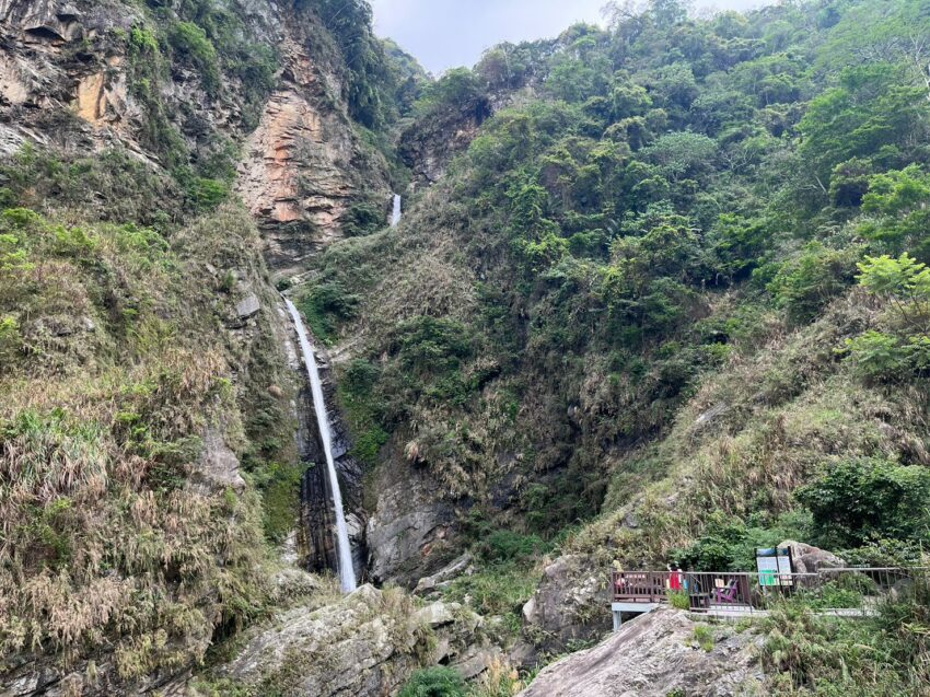 雙龍吊橋｜探訪全台最高彩虹吊橋，購票優惠、交通接駁、周邊景點【雙龍瀑布七彩吊橋全攻略】 3 2024