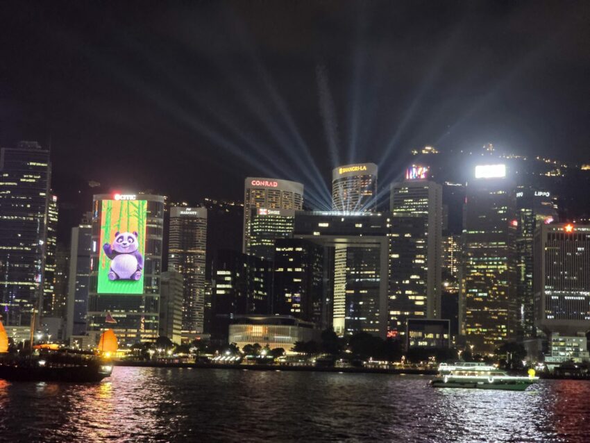 【維多利亞港一日遊】維港遊輪/幻彩詠香江燈光秀/夜景/飯店推薦，玩遍香港維多利亞海港的日與夜