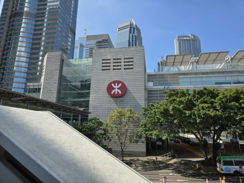 【維多利亞港一日遊】維港遊輪/幻彩詠香江燈光秀/夜景/飯店推薦，玩遍香港維多利亞海港的日與夜