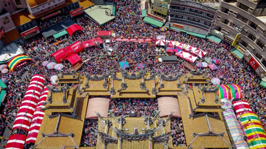 【白沙屯媽祖進香】最新丙午年進香時程、香燈腳必備裝備，跟著粉紅超跑熱血遶境！