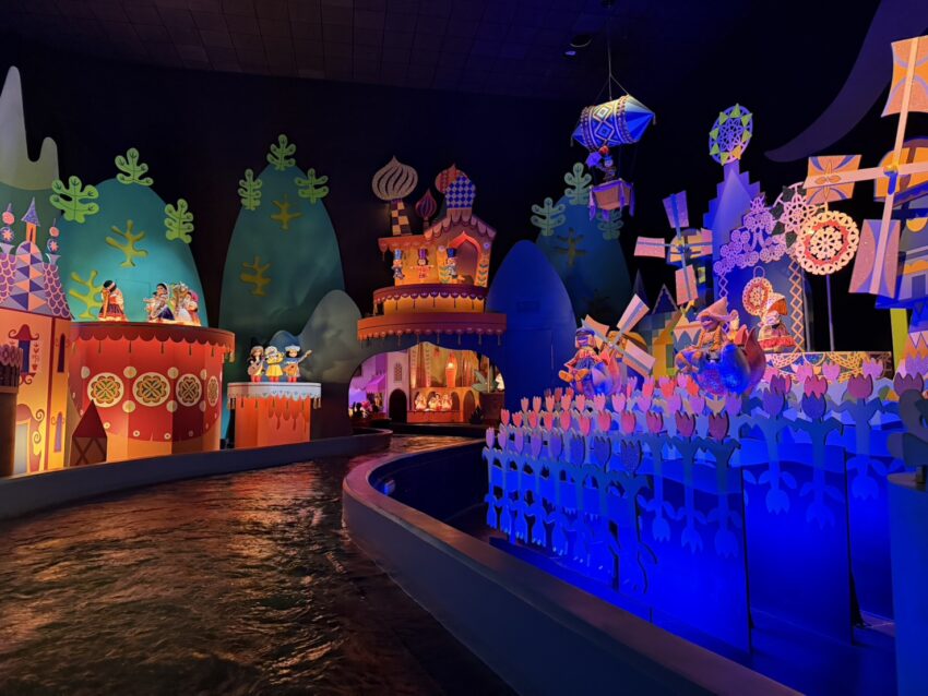 【香港迪士尼樂園攻略】親子必玩遊樂設施、門票推薦、裝備清單、樂園住宿，陪孩子寫下童話瞬間！